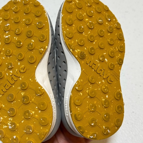 Native Robbie Sugarlite Unisex Shoes Size C5 - Picture 6 of 7